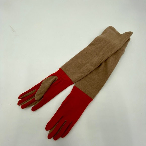 Carolina Amato • Orange / Beige Angora gloves